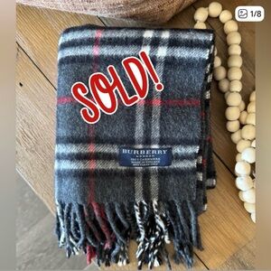 🌟SALE🌟 BURBERRY Dark Gray Cashmere Novacheck Scarf. Excellent condition.